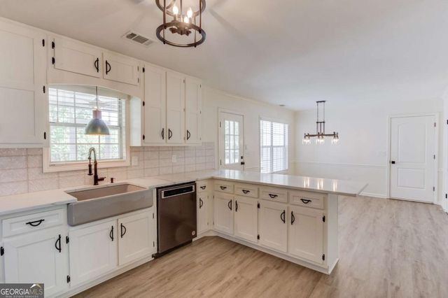 1554 Maddox Road, Hoschton, GA 30548