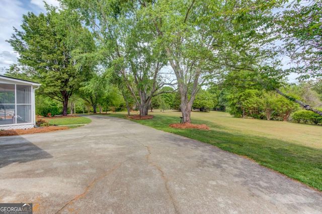 1554 Maddox Road, Hoschton, GA 30548