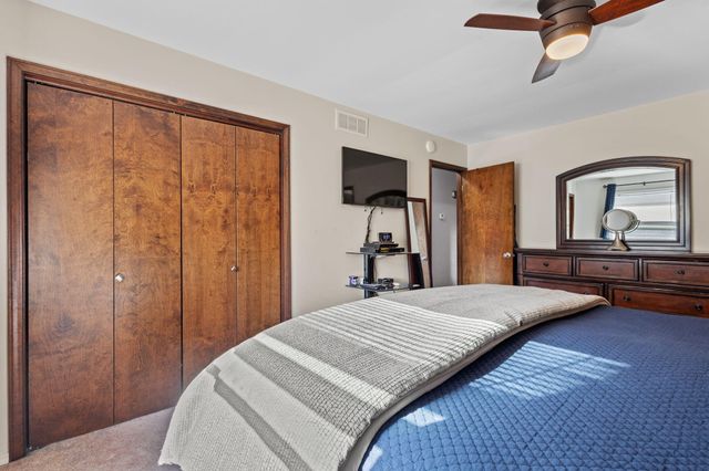 1501 W 73rd Place, Merrillville, IN 46410