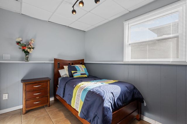 1501 W 73rd Place, Merrillville, IN 46410