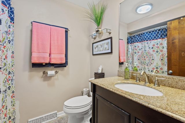1501 W 73rd Place, Merrillville, IN 46410