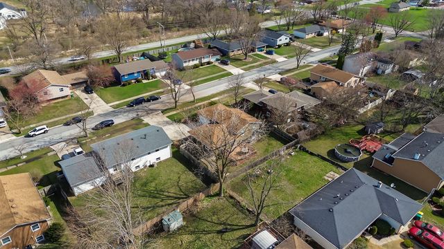 1501 W 73rd Place, Merrillville, IN 46410