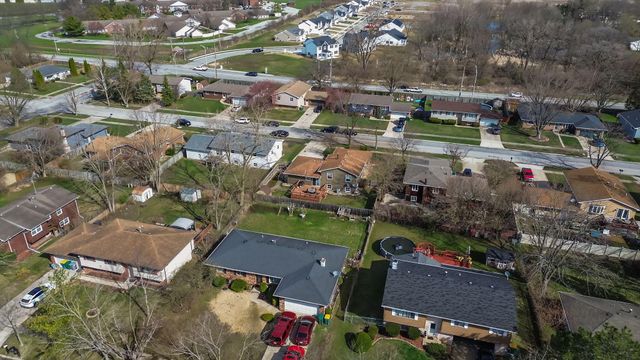 1501 W 73rd Place, Merrillville, IN 46410