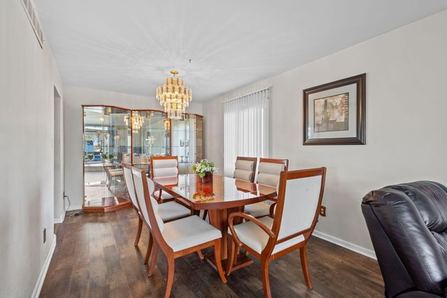 1501 W 73rd Place, Merrillville, IN 46410