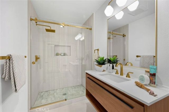 5214 E Peabody, Long Beach, CA 90808