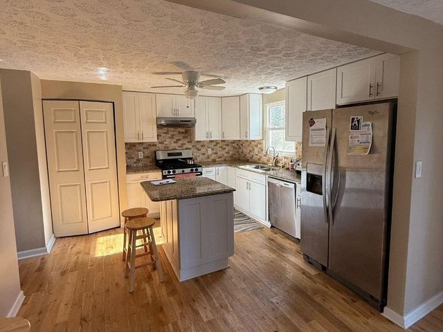 1733 Ellenwood NE Drive, Roswell, GA 30075