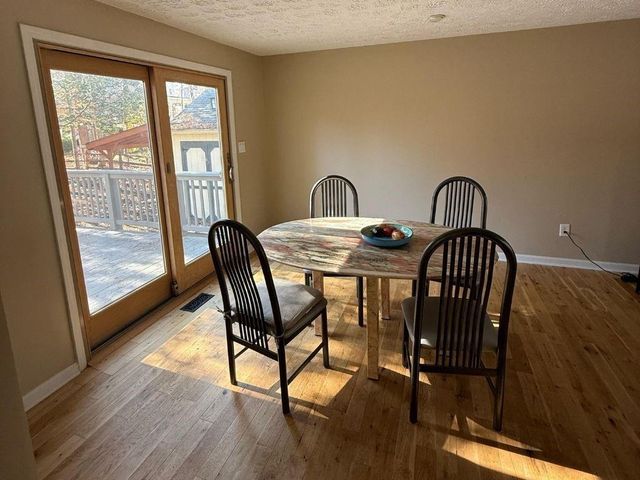 1733 Ellenwood NE Drive, Roswell, GA 30075