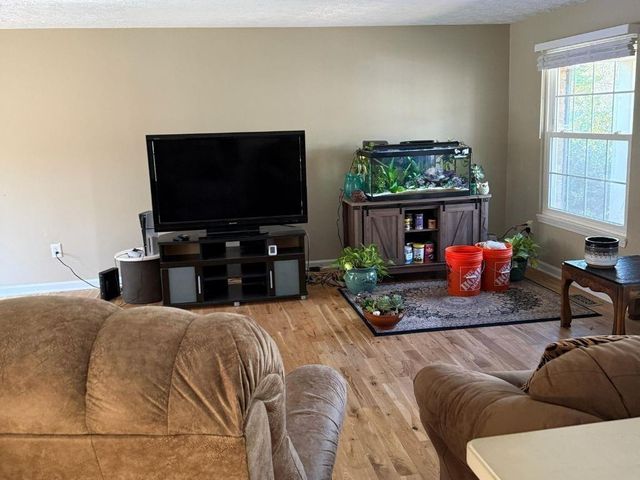 1733 Ellenwood NE Drive, Roswell, GA 30075