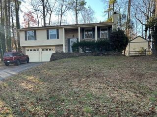 1733 Ellenwood NE Drive, Roswell, GA 30075