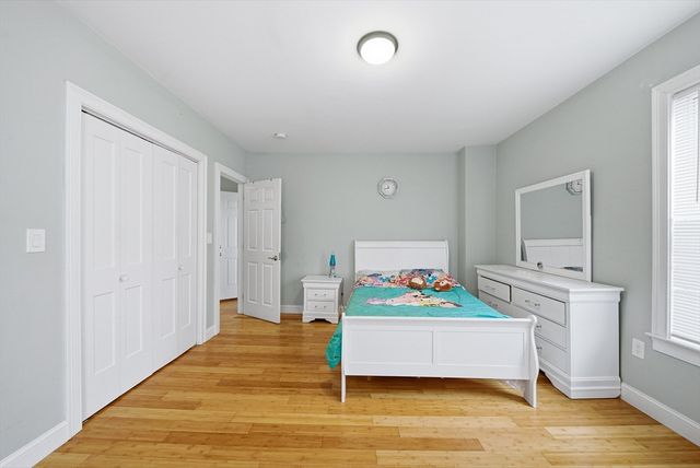 16 Crescent St, Lynn, MA 01902