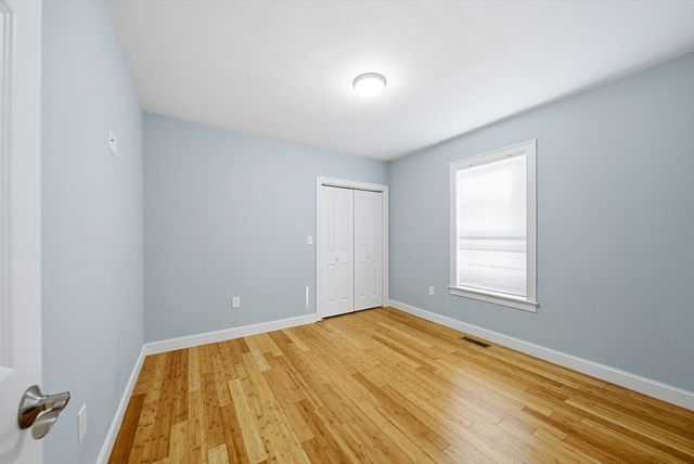 16 Crescent St, Lynn, MA 01902