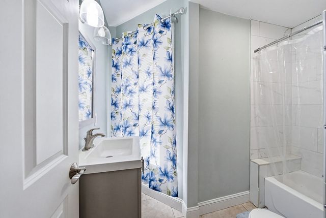 16 Crescent St, Lynn, MA 01902