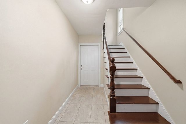 16 Crescent St, Lynn, MA 01902
