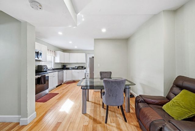 16 Crescent St, Lynn, MA 01902