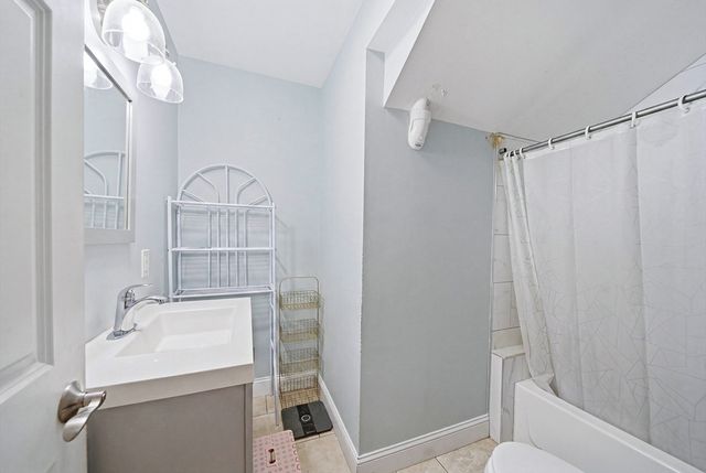 16 Crescent St, Lynn, MA 01902