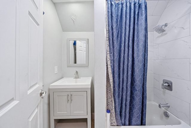 16 Crescent St, Lynn, MA 01902