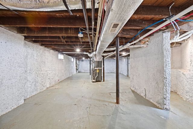 16 Crescent St, Lynn, MA 01902