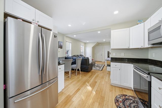 16 Crescent St, Lynn, MA 01902