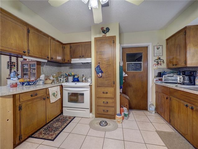 1906 Tara Dr, Corpus Christi, TX 78412