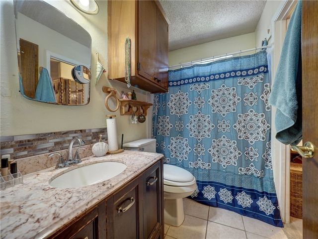 1906 Tara Dr, Corpus Christi, TX 78412