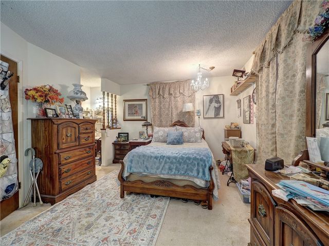 1906 Tara Dr, Corpus Christi, TX 78412