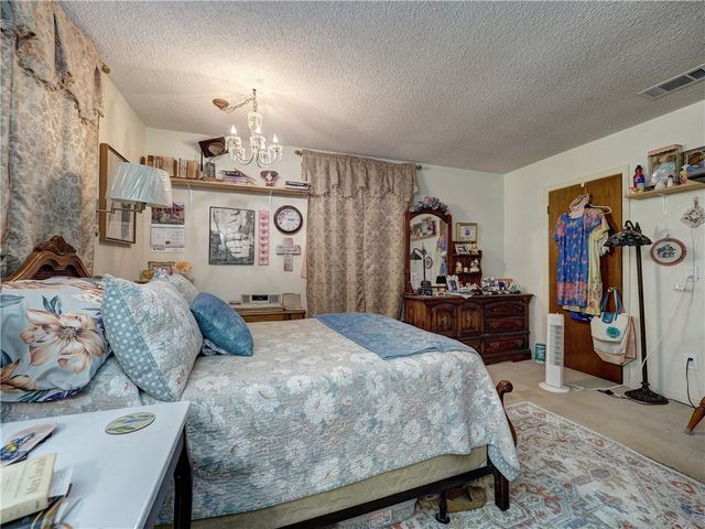 1906 Tara Dr, Corpus Christi, TX 78412