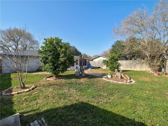 1906 Tara Dr, Corpus Christi, TX 78412