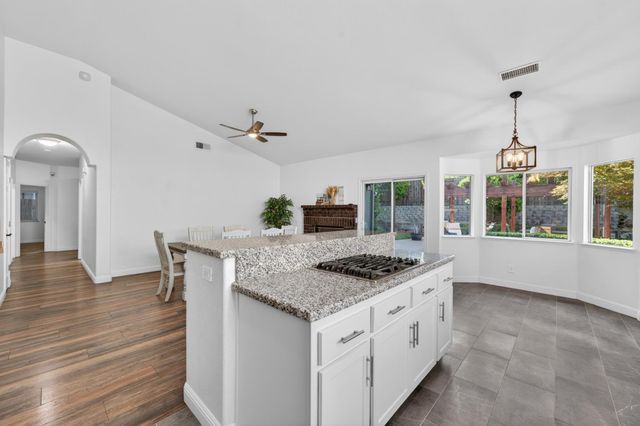 4961 Charter Rd, Rocklin, CA 95765