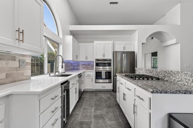 4961 Charter Rd, Rocklin, CA 95765