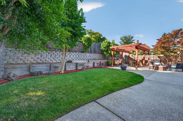 4961 Charter Rd, Rocklin, CA 95765