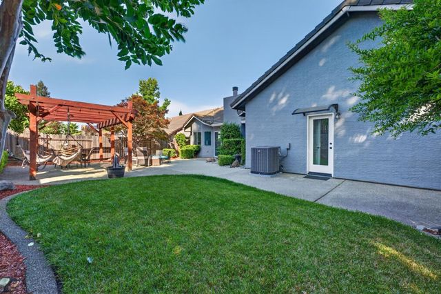 4961 Charter Rd, Rocklin, CA 95765