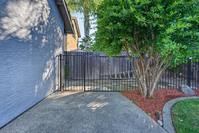 4961 Charter Rd, Rocklin, CA 95765
