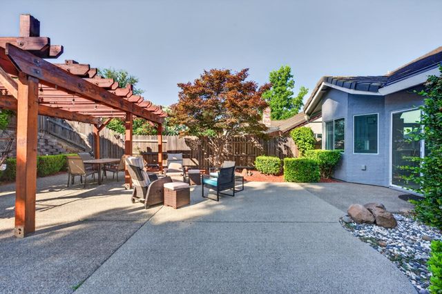 4961 Charter Rd, Rocklin, CA 95765