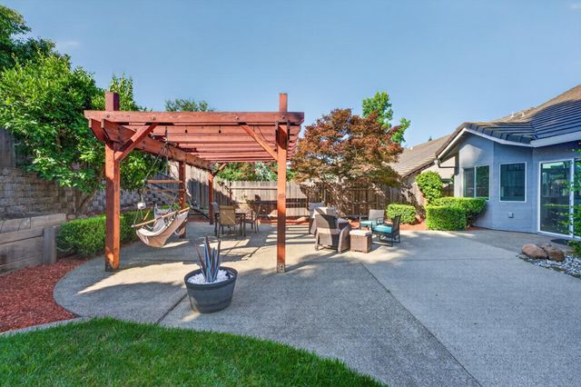 4961 Charter Rd, Rocklin, CA 95765