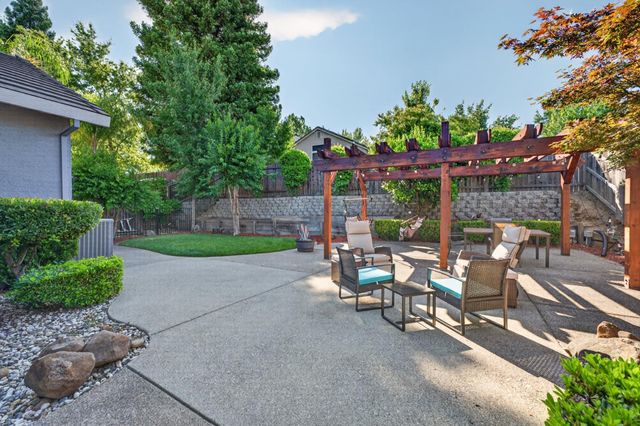 4961 Charter Rd, Rocklin, CA 95765