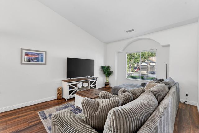 4961 Charter Rd, Rocklin, CA 95765