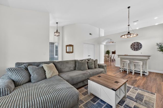 4961 Charter Rd, Rocklin, CA 95765