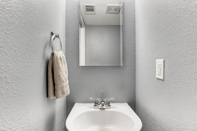 1392 Oak Ridge Dr, Colfax, CA 95713