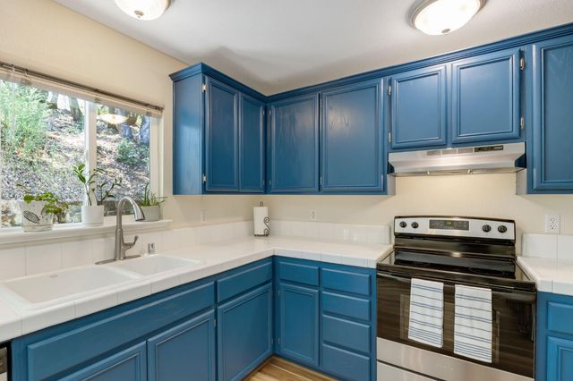 1392 Oak Ridge Dr, Colfax, CA 95713