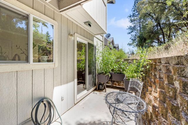 1392 Oak Ridge Dr, Colfax, CA 95713