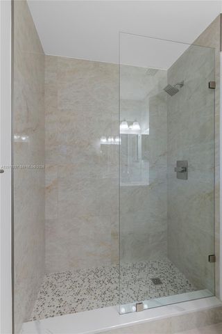 886 NE 214th Lane 4, Miami, FL 33179