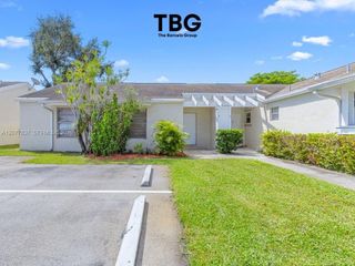 886 NE 214th Lane 4, Miami, FL 33179