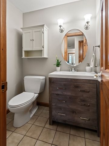 7 Woodcliffe Ave, Worcester, MA 01604