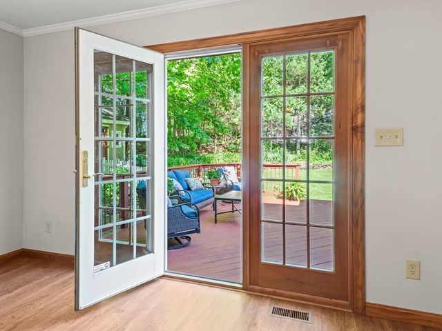 7 Woodcliffe Ave, Worcester, MA 01604
