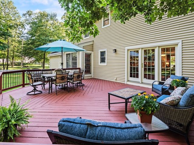 7 Woodcliffe Ave, Worcester, MA 01604