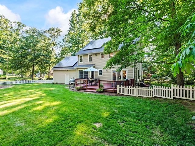 7 Woodcliffe Ave, Worcester, MA 01604