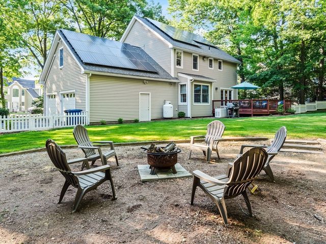 7 Woodcliffe Ave, Worcester, MA 01604