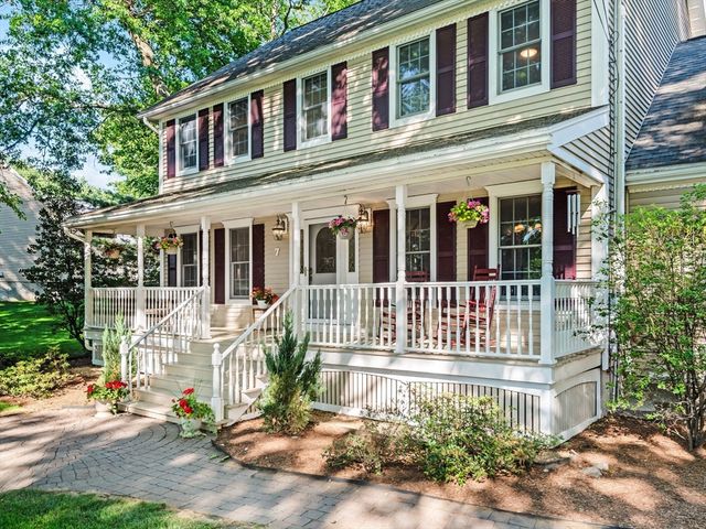 7 Woodcliffe Ave, Worcester, MA 01604