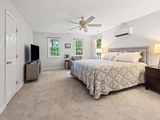 7 Woodcliffe Ave, Worcester, MA 01604