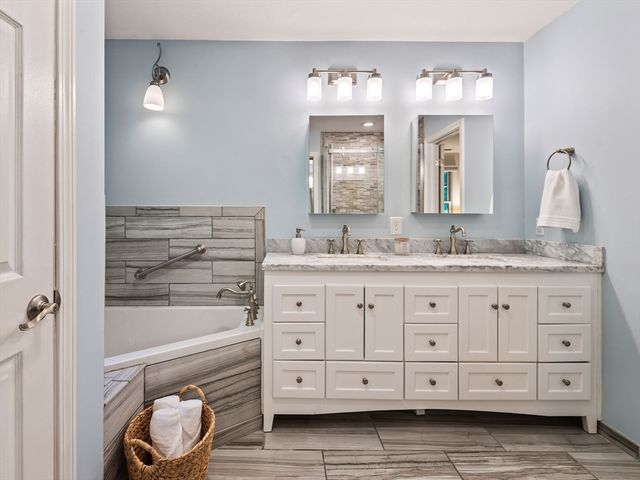 7 Woodcliffe Ave, Worcester, MA 01604